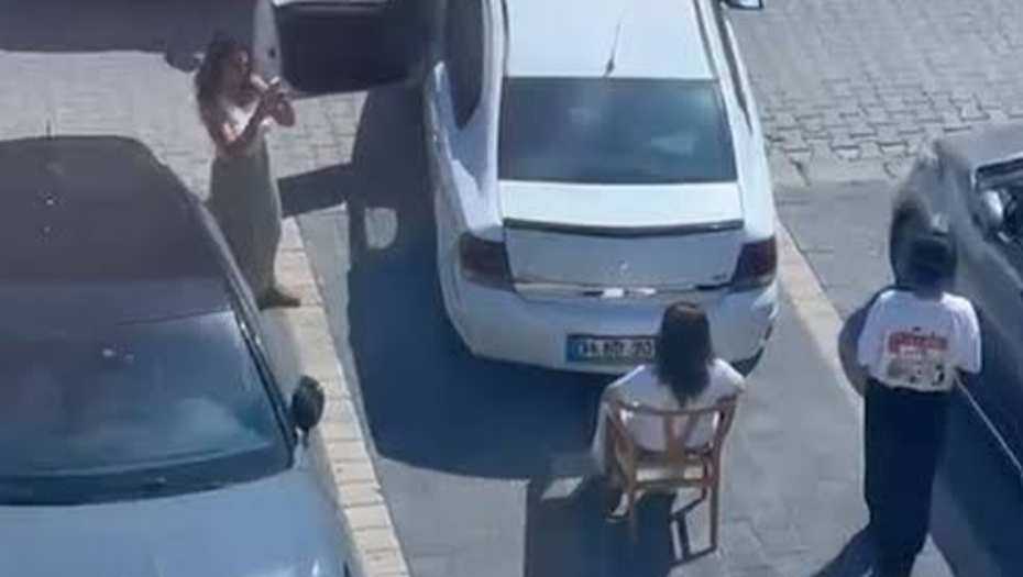 Yalova'da Kafe Önünde Park Krizi: Sandalyeyle Engel Olundu