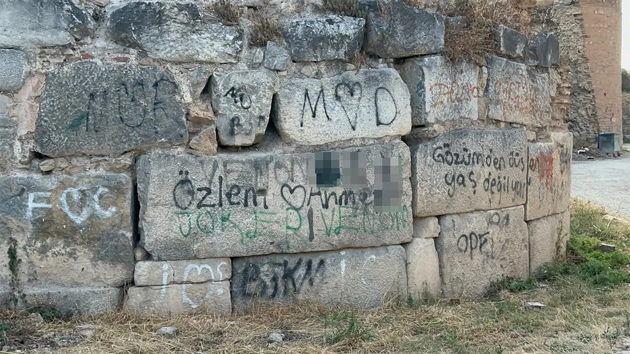 UNESCO Geçici Listesi'ndeki İznik Surlarına Sözde Sanat Eseri Mi?