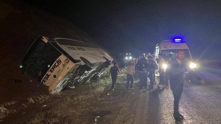 Otobüs şoförünün hamlesi faciayı önledi