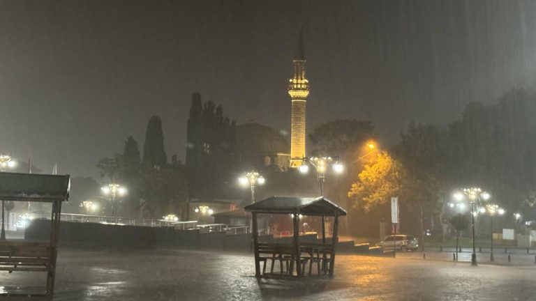 Tekirdağ'da fırtına kuvvetliydi