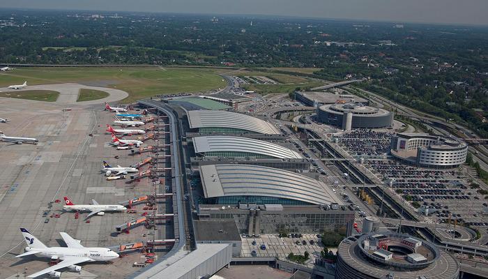 Almanya’daki havaalanında kriz! Hamburg Havaalanı’ndaki grev nedeniyle yüzlerce uçuş silindi: “Birlik havaalanını bildirimde bulunmaksızın kapatıyor”