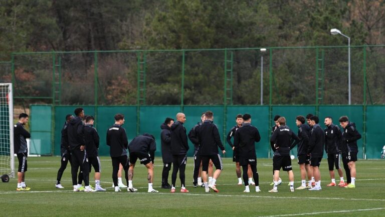 Beşiktaş iki günlük izinden sonra çalışmaya başladı
