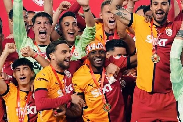 Galatasaray’dan rekor üstüne rekor! 48 saatte dev ciro: 250 bin üründen fazla satıldı