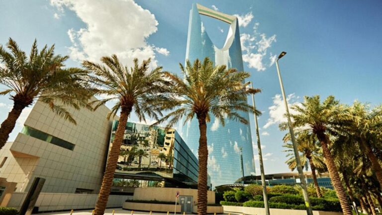 Suudi Arabistana Ne Zaman, Nasıl Gidilir? Dili, Başkenti, Para Birimi Nedir? Suudi Arabistan’da Ulaşım Nasıldır?