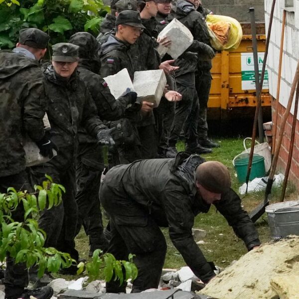 Polonya, Ukrayna sınırındaki İHA tehdidi nedeniyle uçaklarını kısa süreli konuşlandırdı