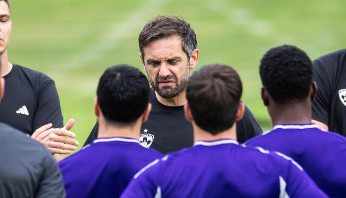 Acun Ilıcalı’nın sahibi olduğu Maribor’da antrenman karıştı! Futbolcular hocayı yumrukladı…