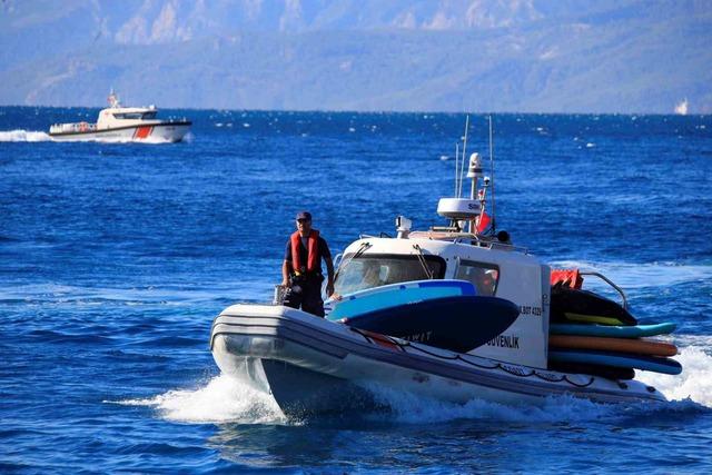 Akdeniz'de 19 SUP board yapan gençler kıyıdan 2 mil açıkta rüzgara kapıldı 2