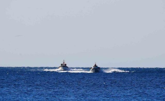 Akdeniz'de 19 SUP board yapan gençler kıyıdan 2 mil açıkta rüzgara kapıldı 8