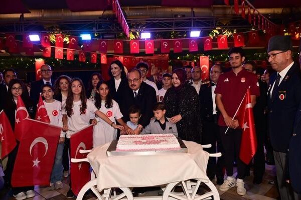 Aydın’da Cumhuriyet coşkusu resepsiyonla taçlandı