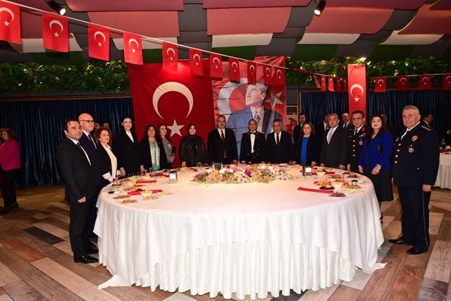 Cumhuriyet coşkusu Aydın'da düzenlenen resepsiyonla taçlandırıldı 4