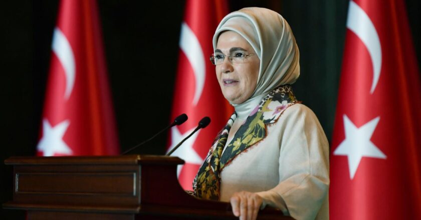 Hayat, geçmiş ile geleceğin el ele verdiği bir yolculuktur
