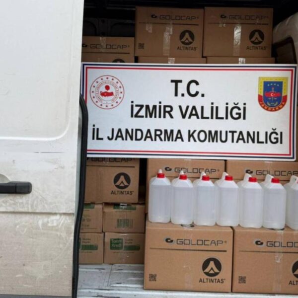 İzmir’de 1 ton etil alkol ele geçirildi
