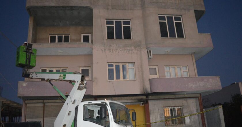 Mardin’de binada çıkan yangında 1 çocuk öldü