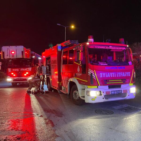 İstanbul’daki 27 katlı otelde yangın paniği: Misafirler tahliye edildi