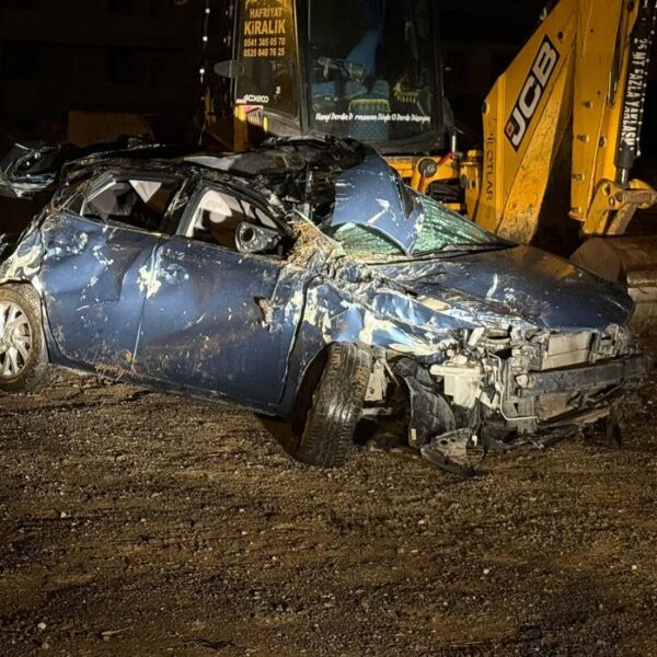 Erzurum’da meydana gelen trafik kazasında 3 kişi yaralandı.