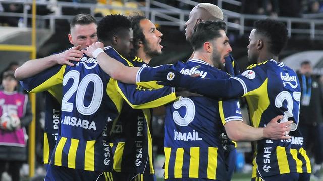 Fenerbahçe’de bir ayrılık daha! Anthony Musaba İngiltere yolcusu